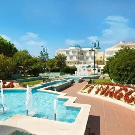 公寓 Lavish Apartment In Cattolica With Swimming Pool