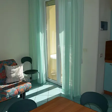 Daire Lavish Apartment In Cattolica With Swimming Pool