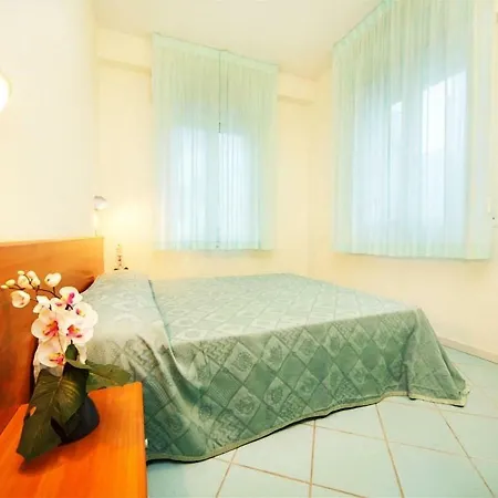 Daire Lavish Apartment In Cattolica With Swimming Pool *
