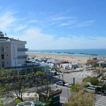 Lavish Apartment In Cattolica With Swimming Pool Daire Cattolica