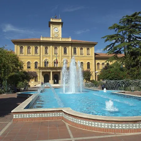 Lavish Apartment In Cattolica With Swimming Pool